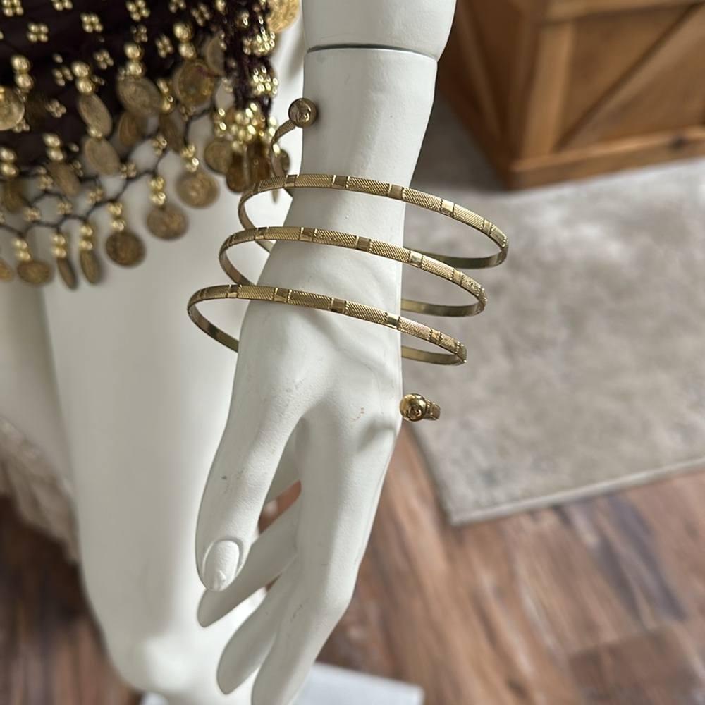 Belly dancing sarong with wristlet - Picture 3 of 5